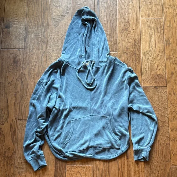 Free People insanely soft Blue Hooded Open-Back Top - Picture 6 of 7